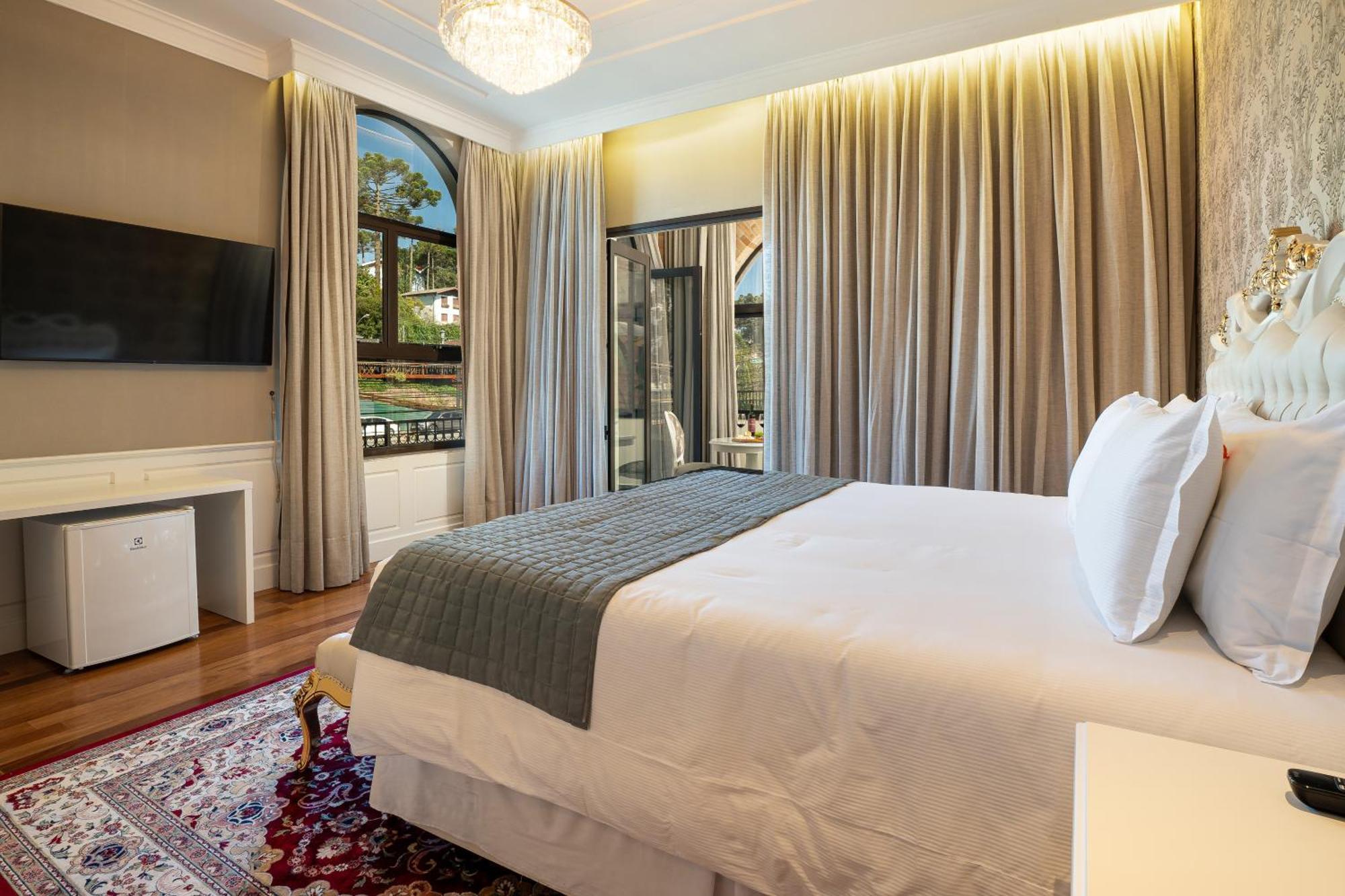 Pousada Luis XV Campos do Jordão Екстериор снимка Deluxe Room