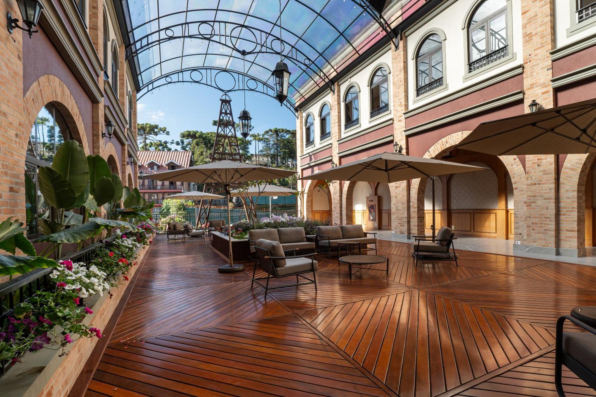 Pousada Luis XV Campos do Jordão Екстериор снимка Interior of the hotel