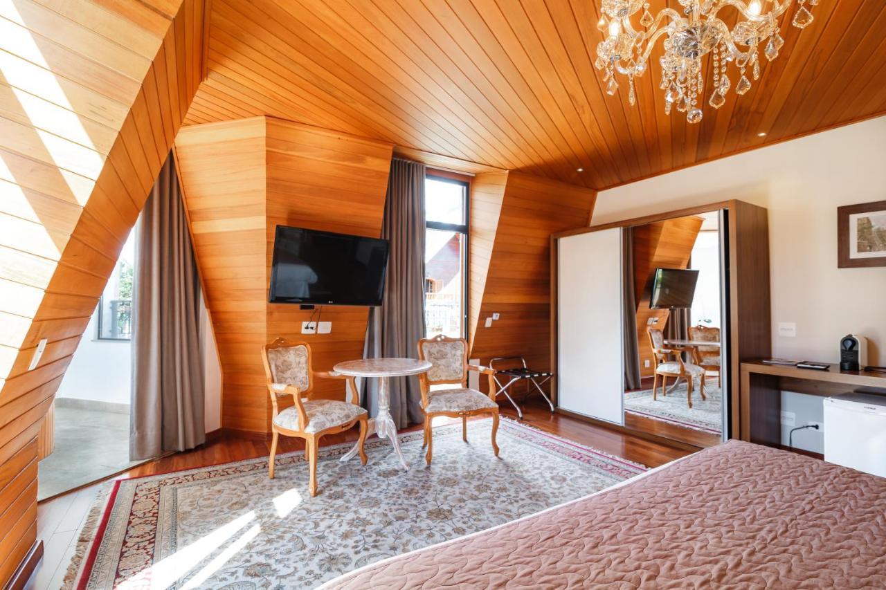 Pousada Luis XV Campos do Jordão Екстериор снимка Suite