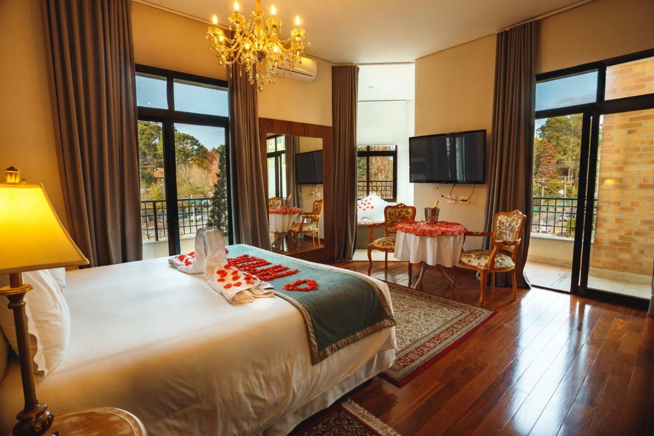 Pousada Luis XV Campos do Jordão Екстериор снимка A bedroom at the hotel